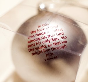 Holiday ornaments served as gifts for the guests