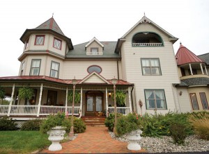 Hurst House sits high atop a hill in Farmersville.
